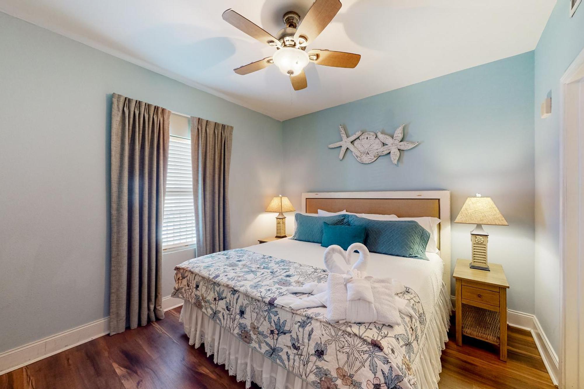 Lake Town Wharf Panama City Beach Room photo