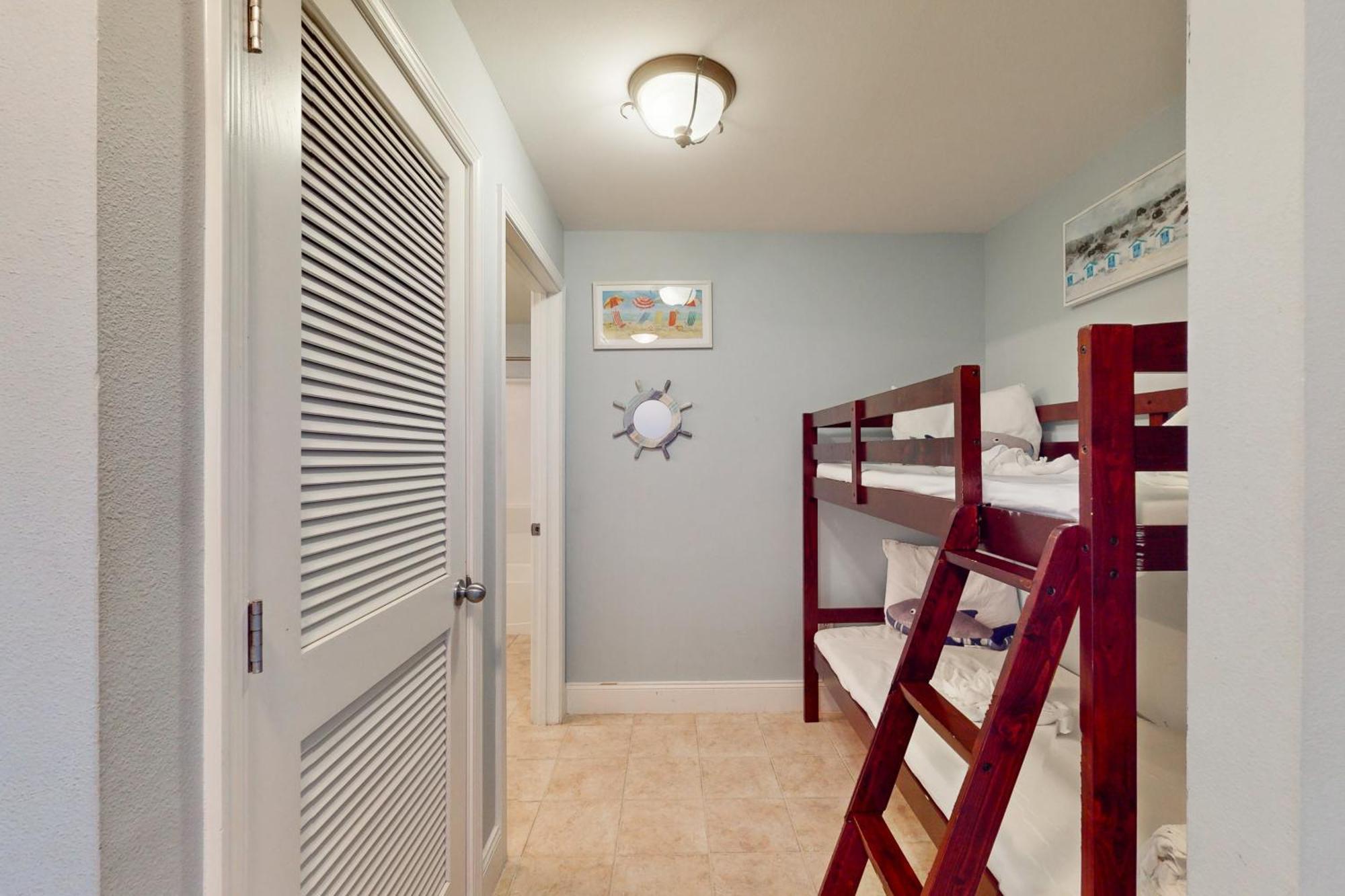 Lake Town Wharf Panama City Beach Room photo