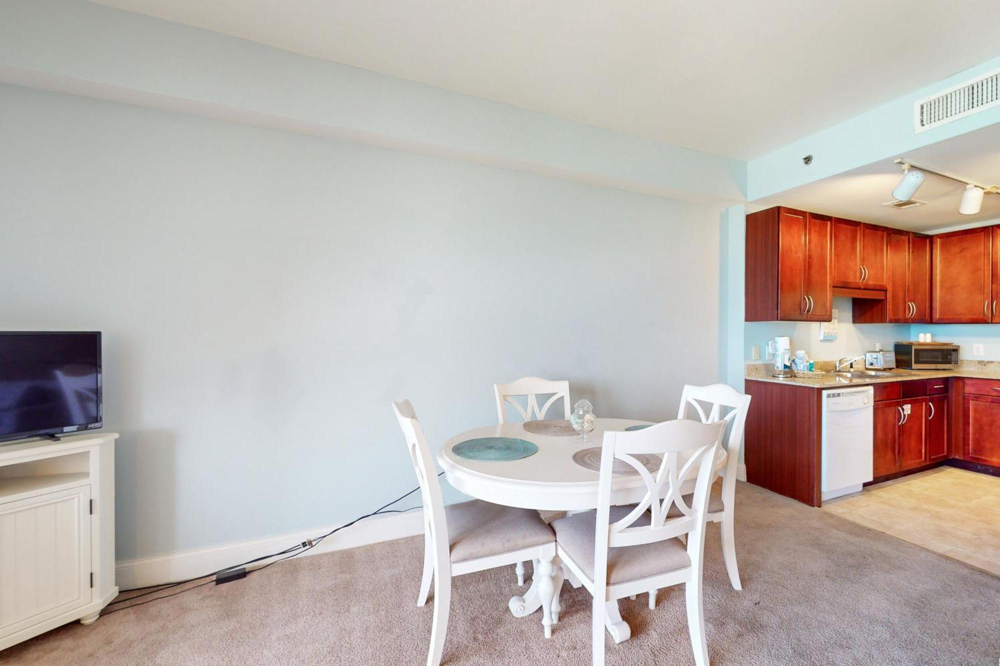 Lake Town Wharf Panama City Beach Room photo